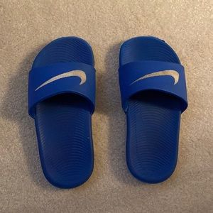 Boys Nike slides